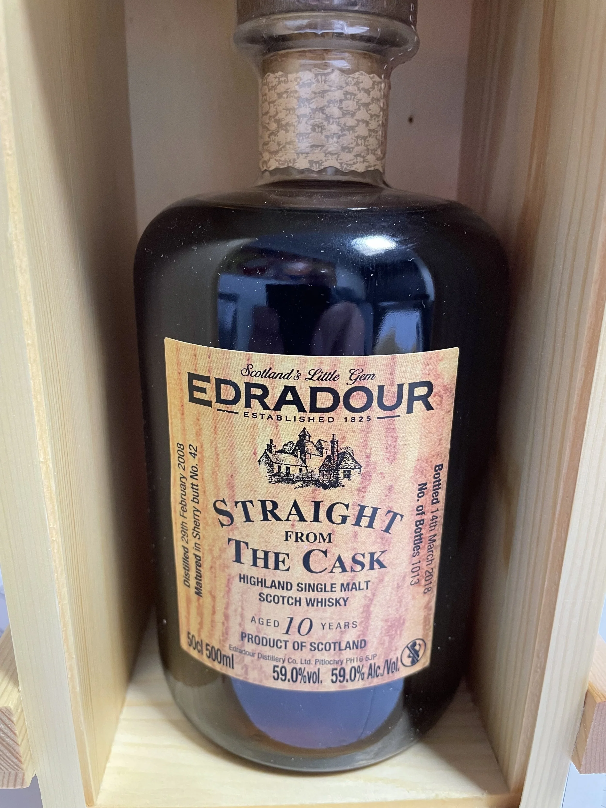 EDRADOUR 10 Y STRAIGHT FROM THE CASK — cask-and-bottles